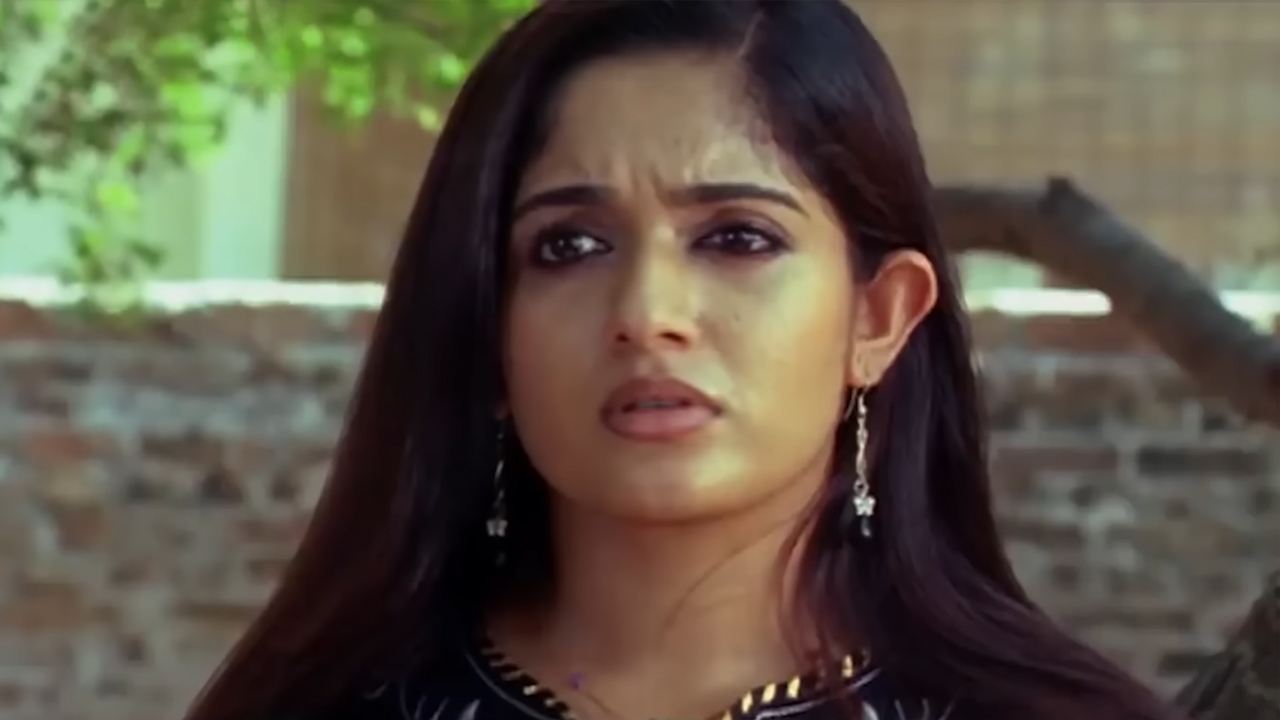 Ee Pattanathil Bhootham Online