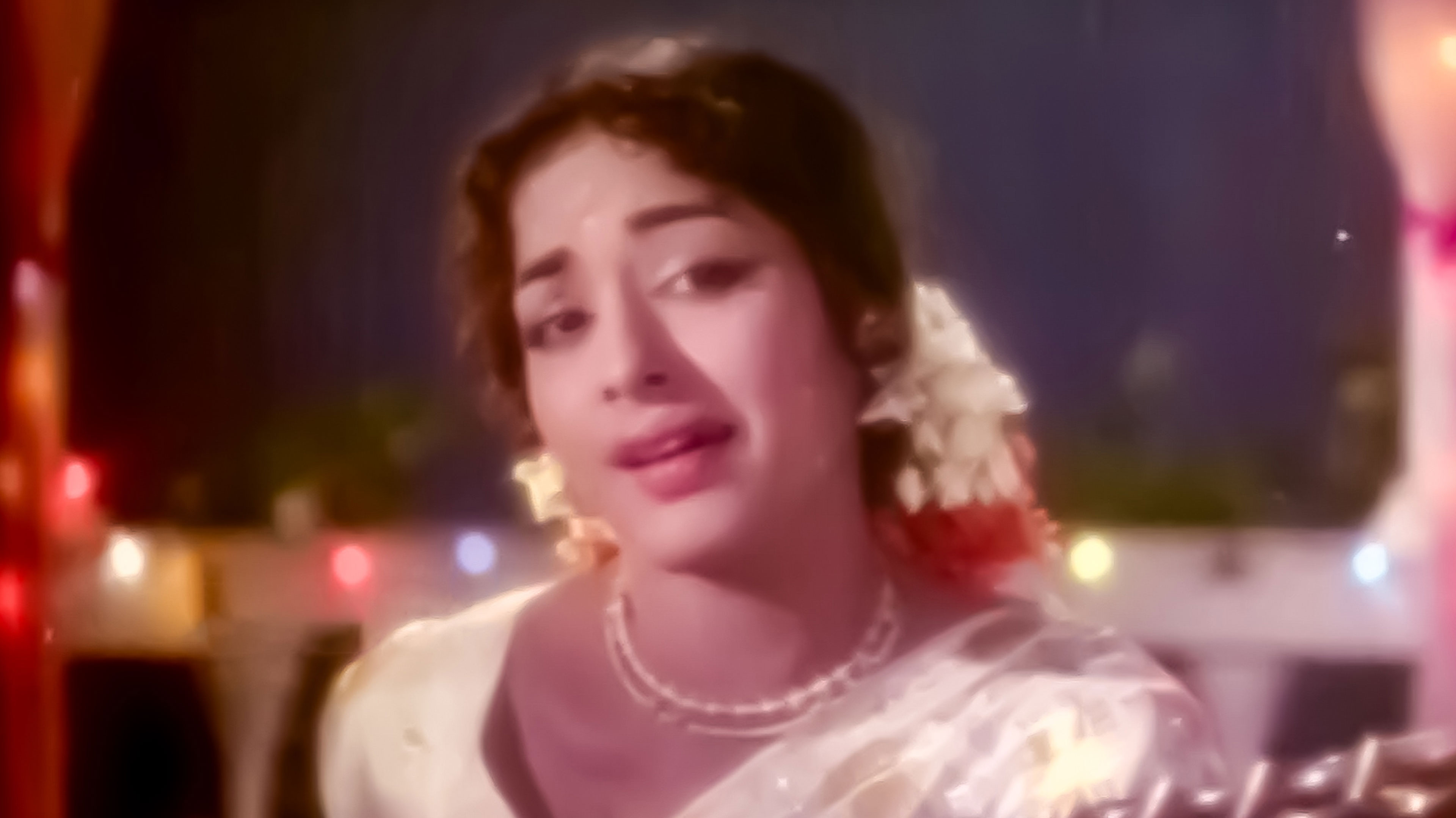 Pattanathil Bhootham Online