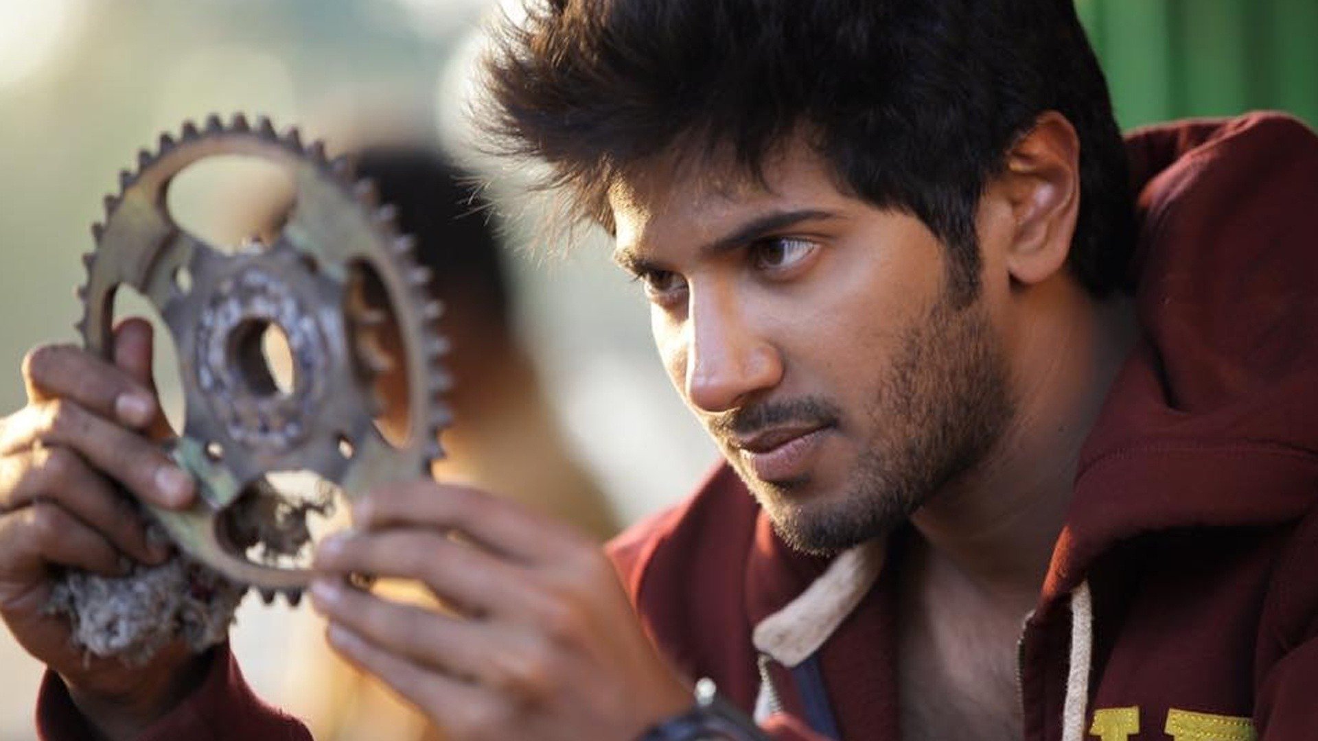 Neelakasham Pachakadal Chuvanna Bhoomi Online