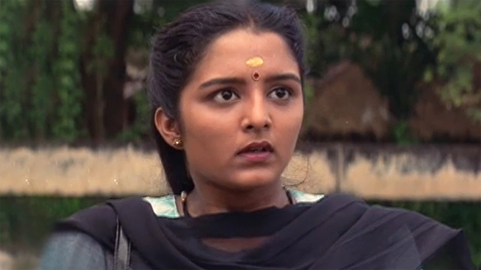 Ee Puzhayum Kadannu Online