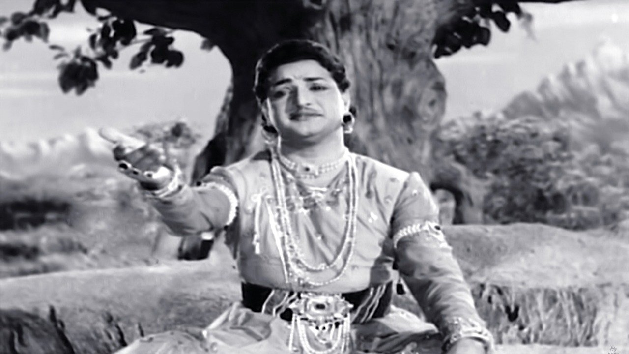 Jagadeka Veeruni Katha Online