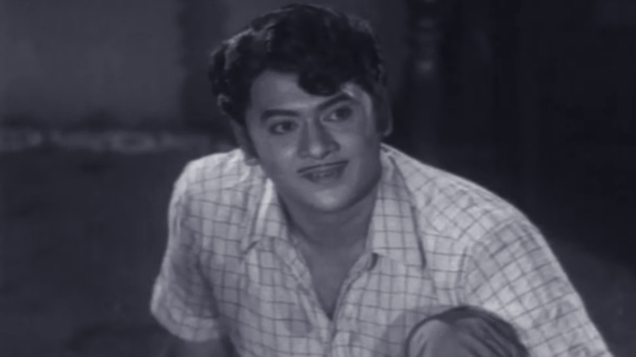 Gandhi Puttina Desam Online