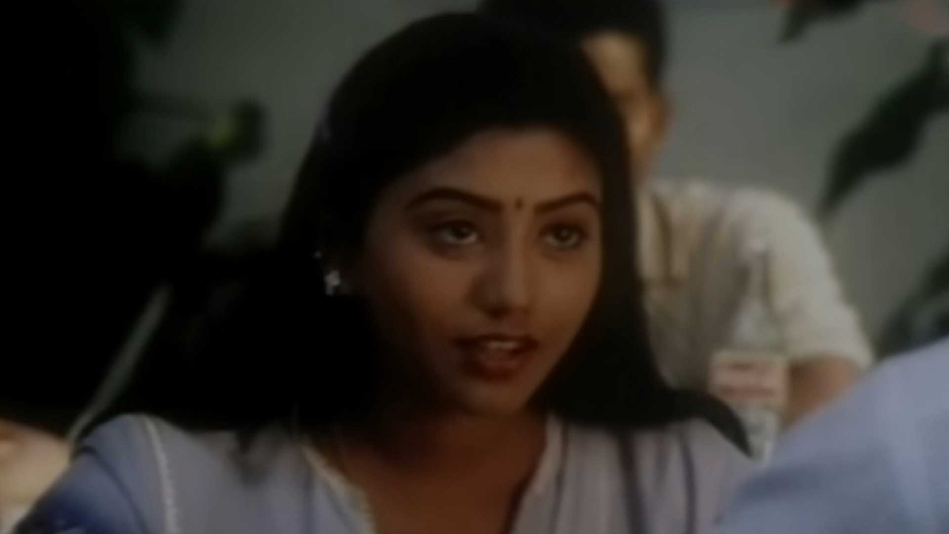 Sakutumba Saparivaara Sametham Online