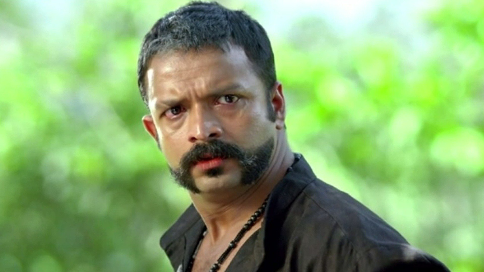 Aadu Oru Bheekara Jeevi Aanu Online