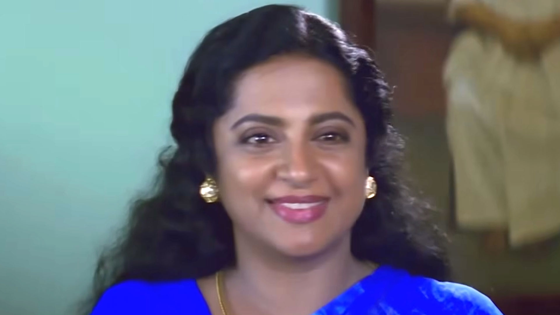 Achammakuttiyude Achayan Online