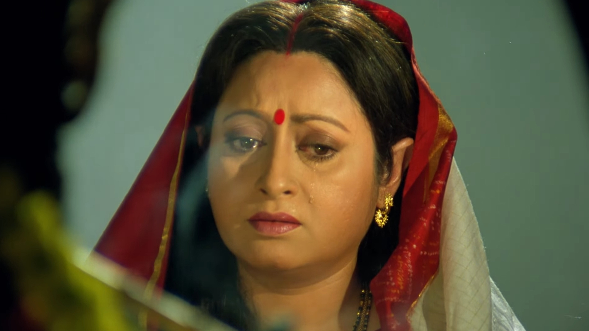 Manush Amanush Online