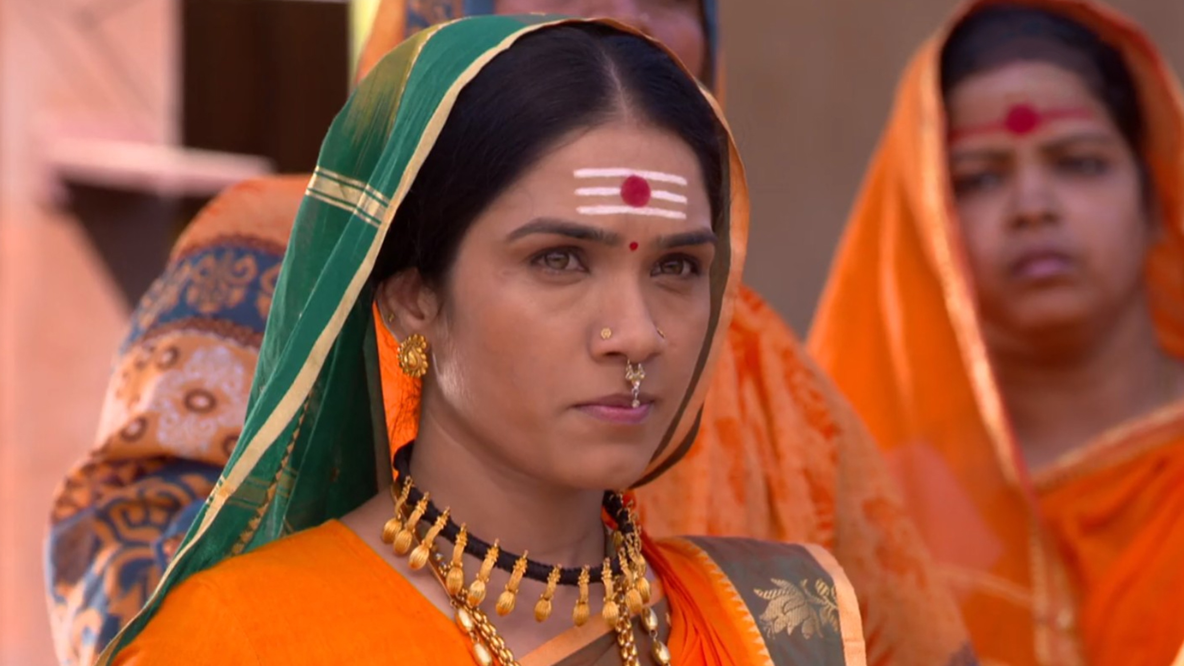 Pavada Purusha Online