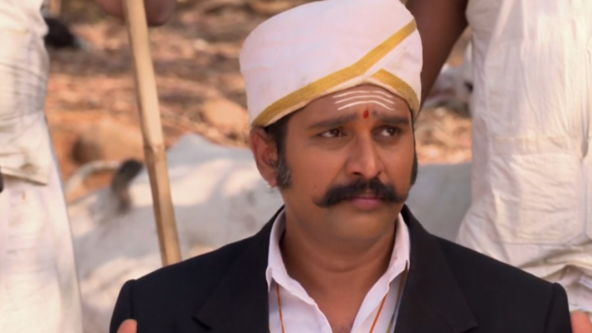 Pavada Purusha Online