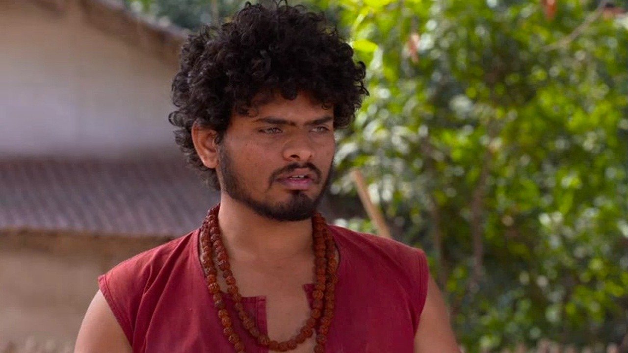 Pavada Purusha Online