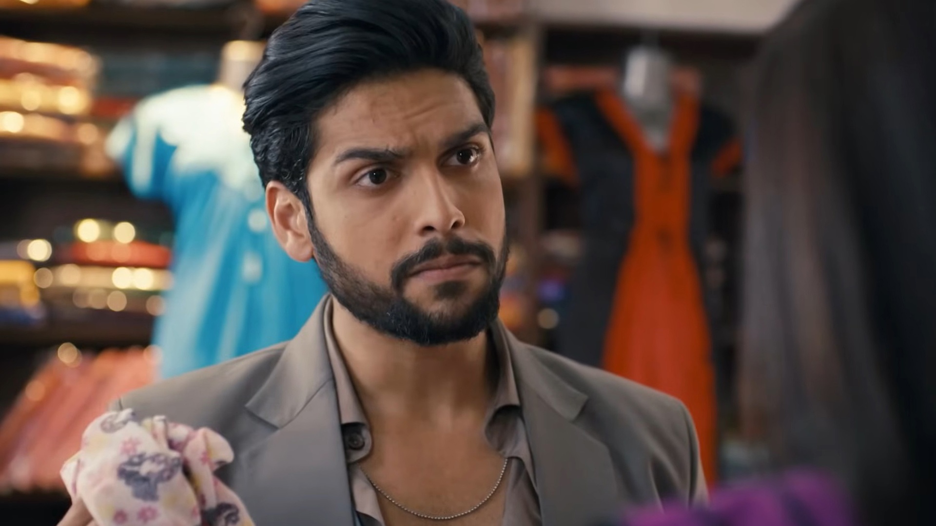 Mehndi Hai Rachne Waali Online