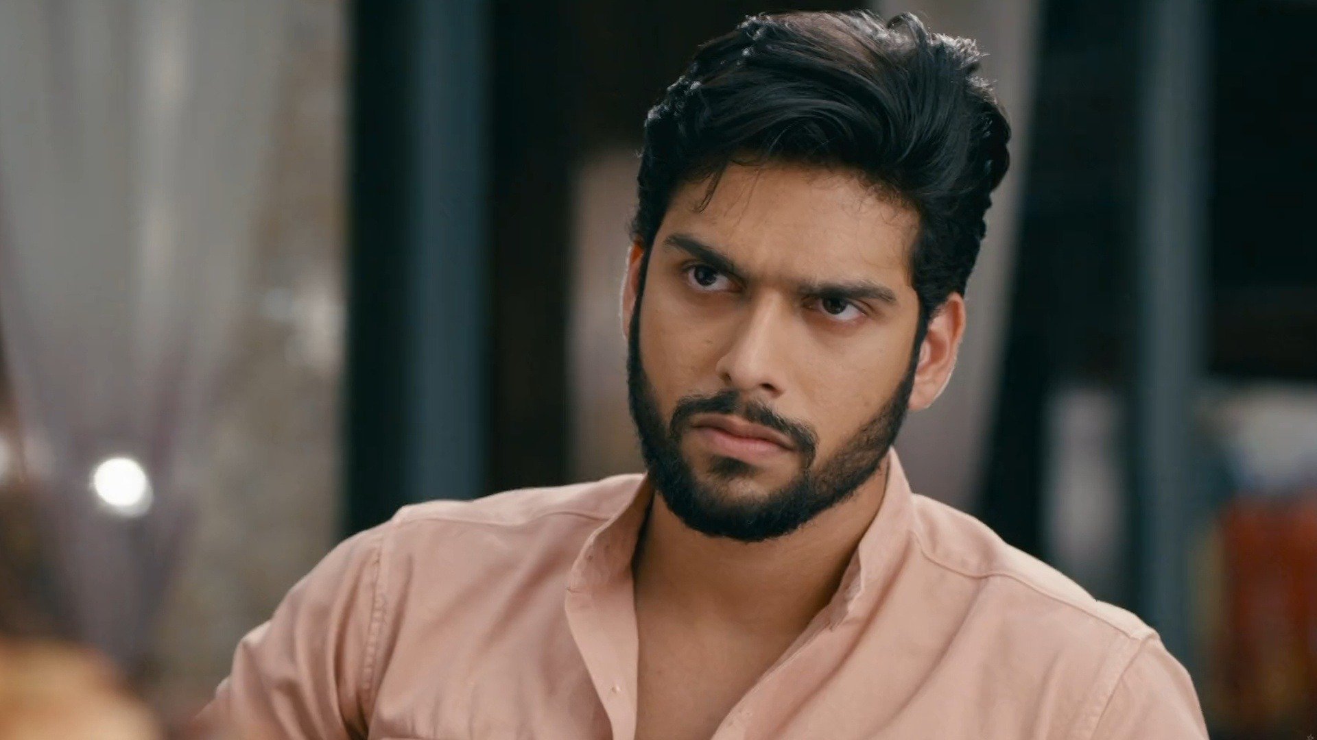 Mehndi Hai Rachne Waali Online