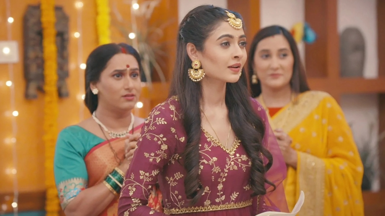 Mehndi Hai Rachne Waali Online