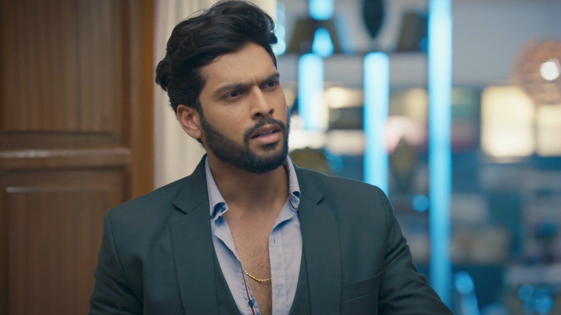 Mehndi Hai Rachne Waali Online