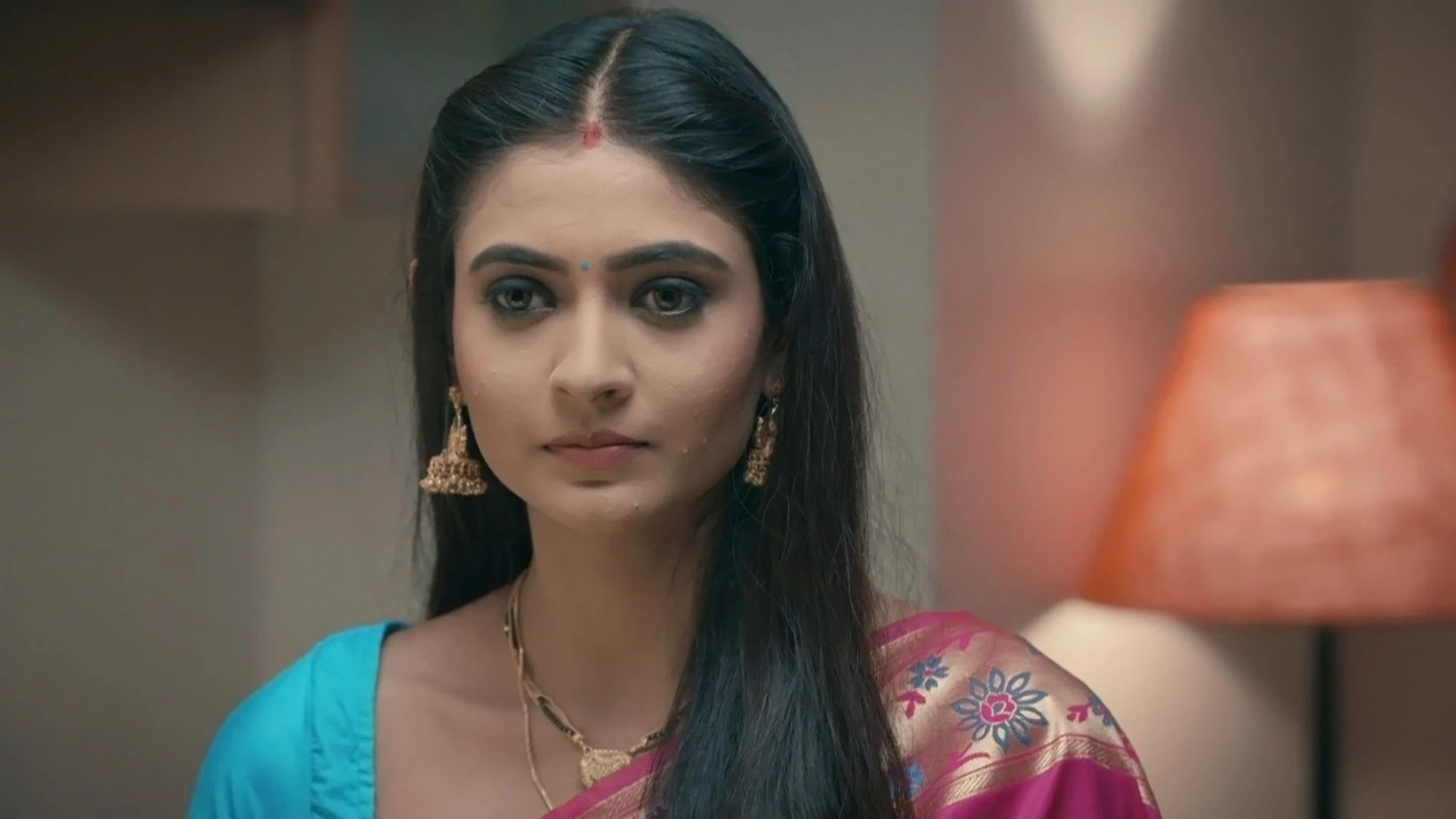 Mehndi Hai Rachne Waali Online