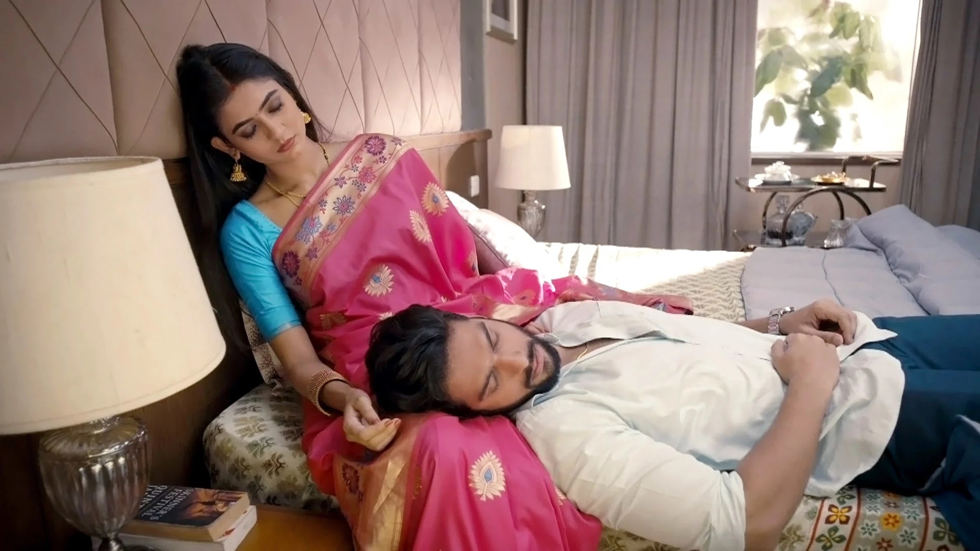 Mehndi Hai Rachne Waali Online