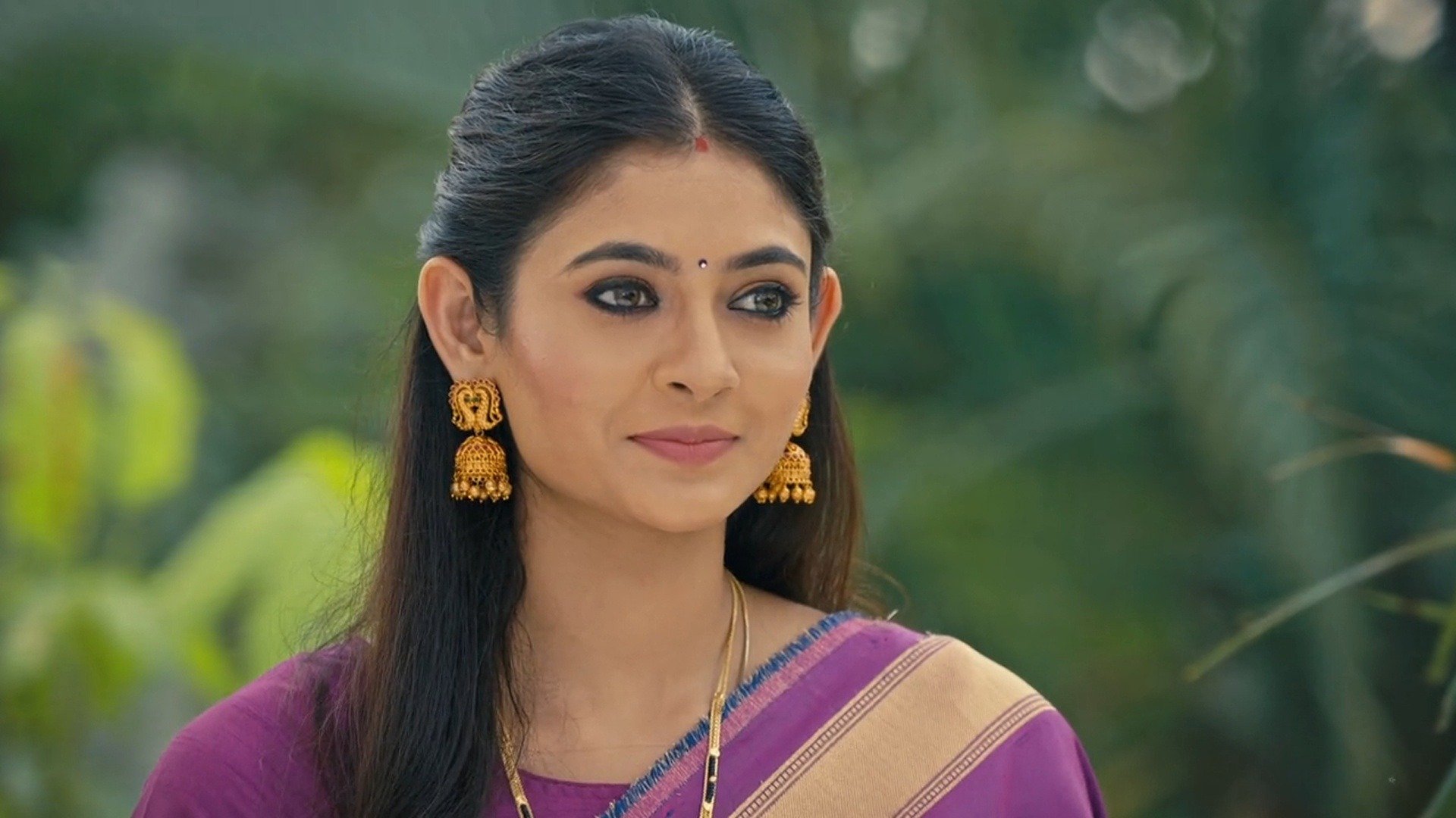 Mehndi Hai Rachne Waali Online