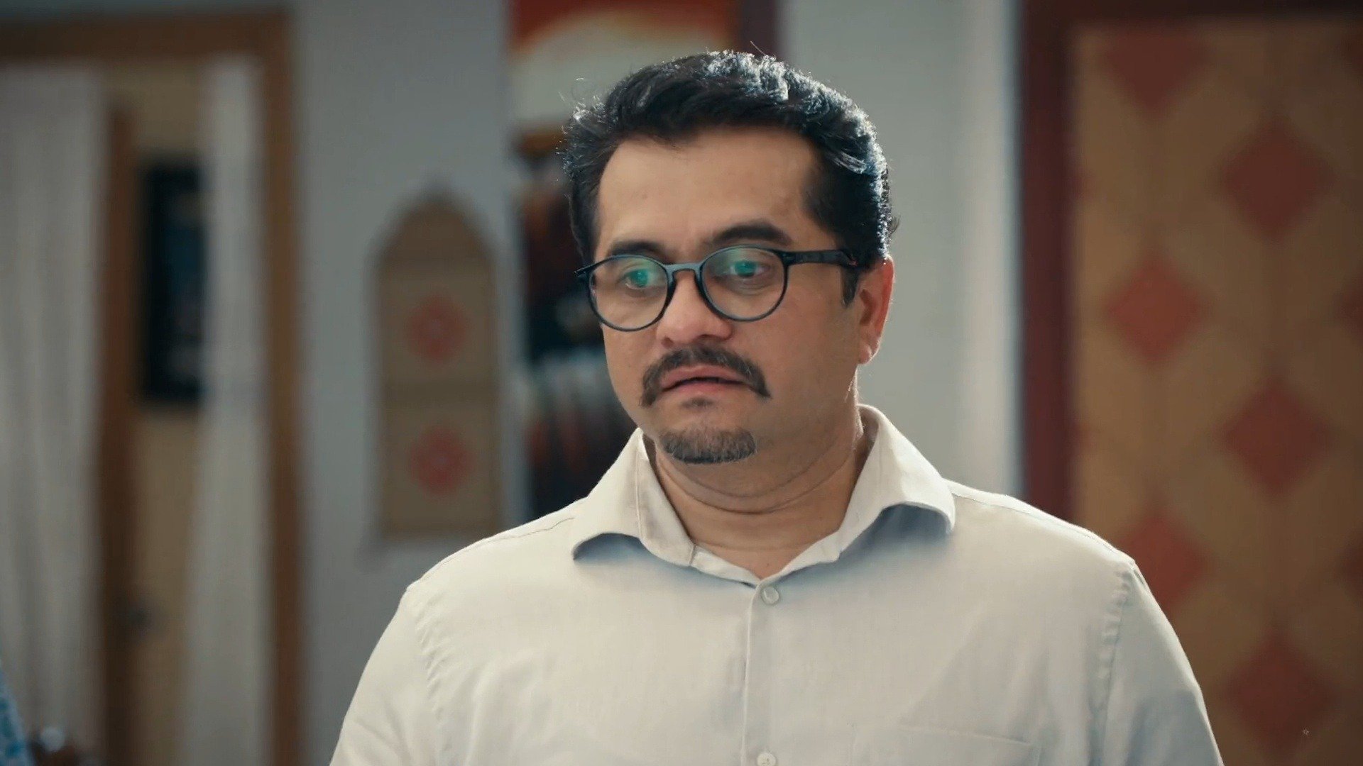 Mehndi Hai Rachne Waali Online