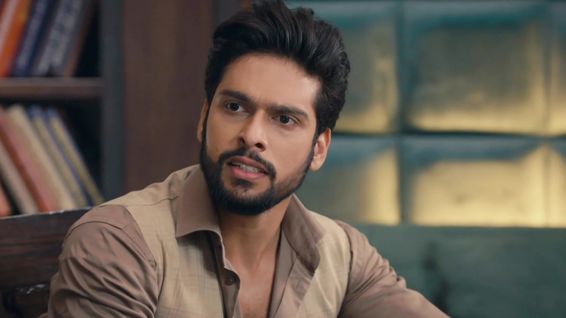 Mehndi Hai Rachne Waali Online