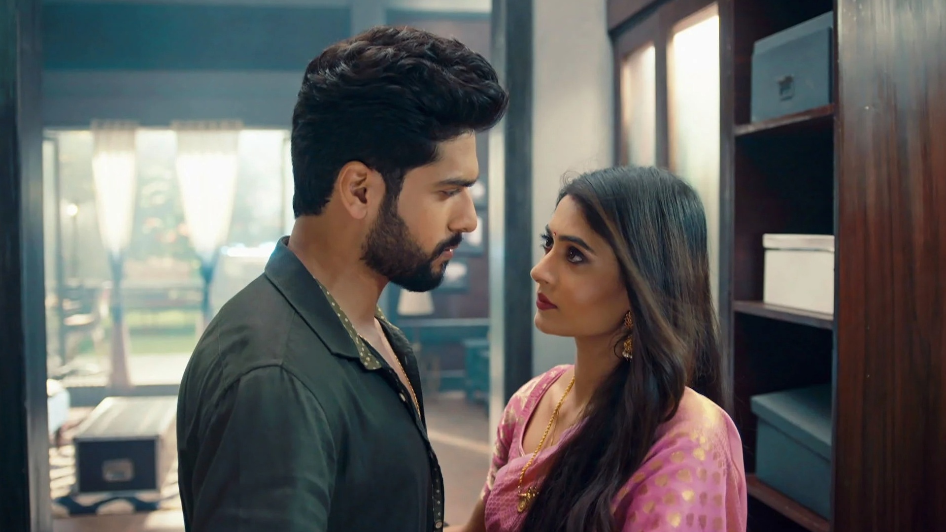 Mehndi Hai Rachne Waali Online