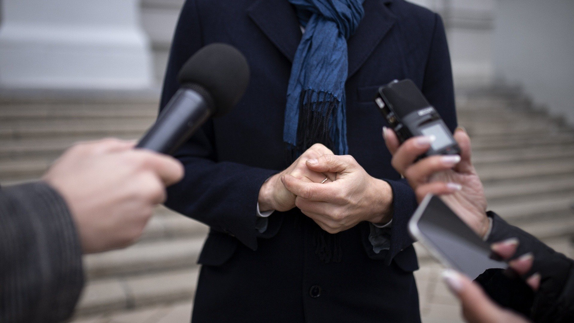 Live And Breaking Online