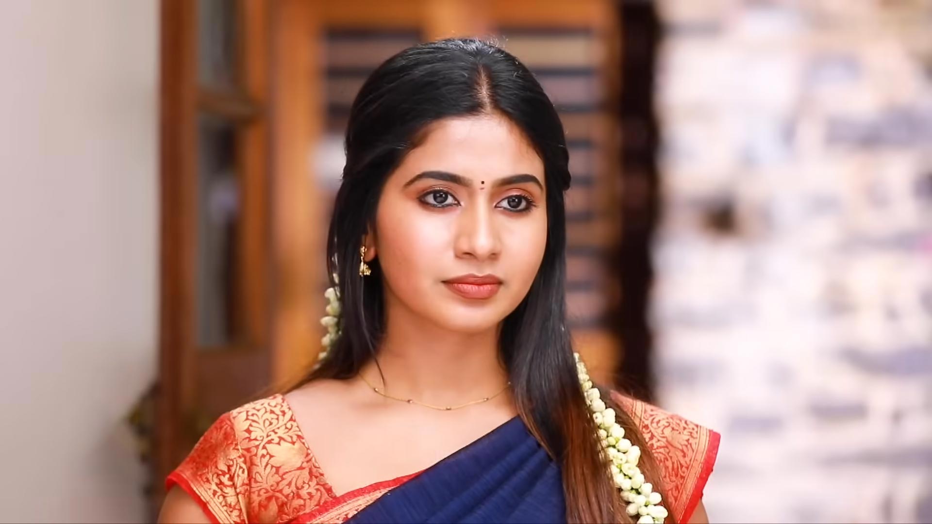 Mahanadhi Sagodharigalin Kadhai