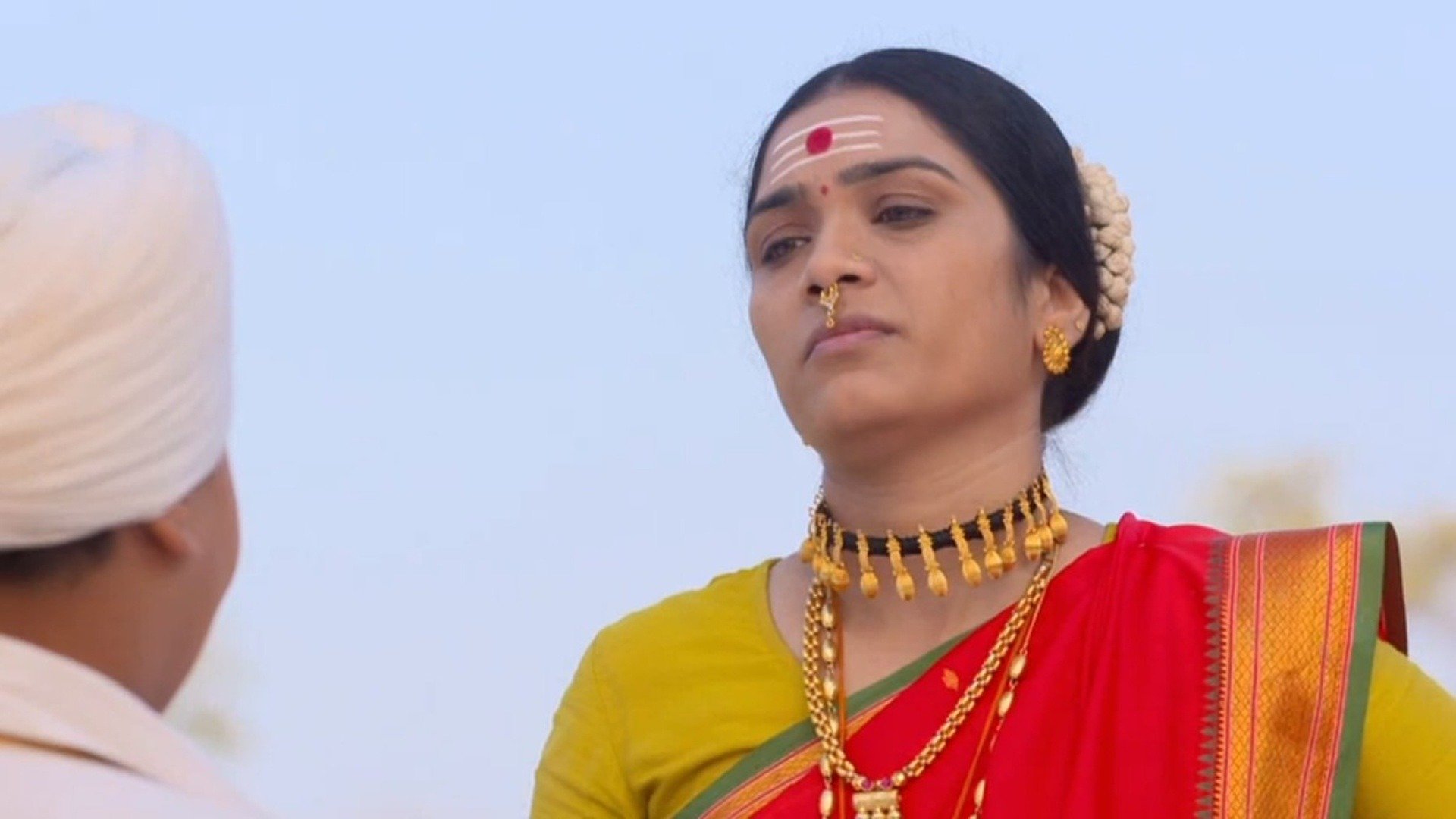 Pavada Purusha Online