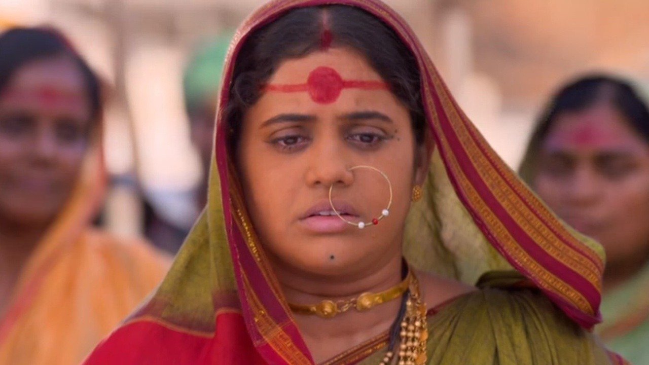 Pavada Purusha Online