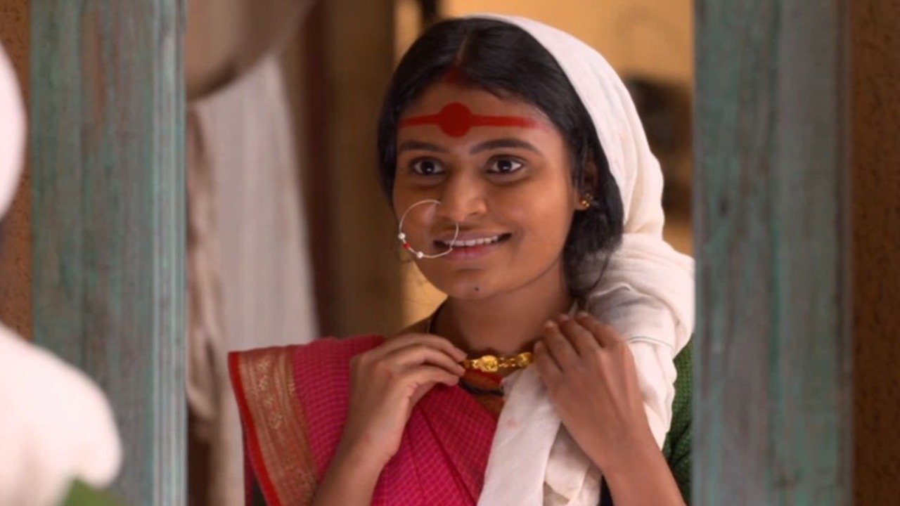 Pavada Purusha Online