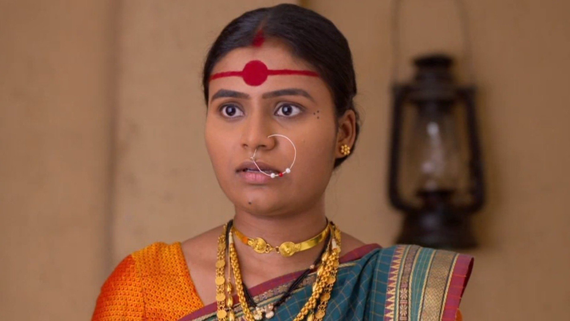 Pavada Purusha Online