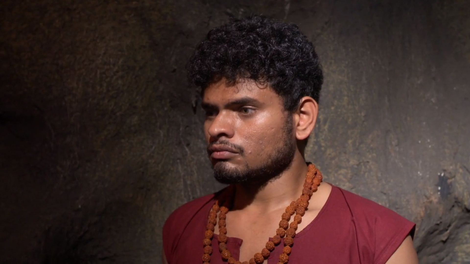 Pavada Purusha Online