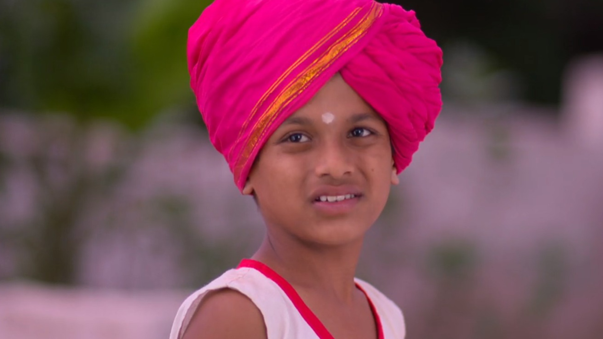 Pavada Purusha Online