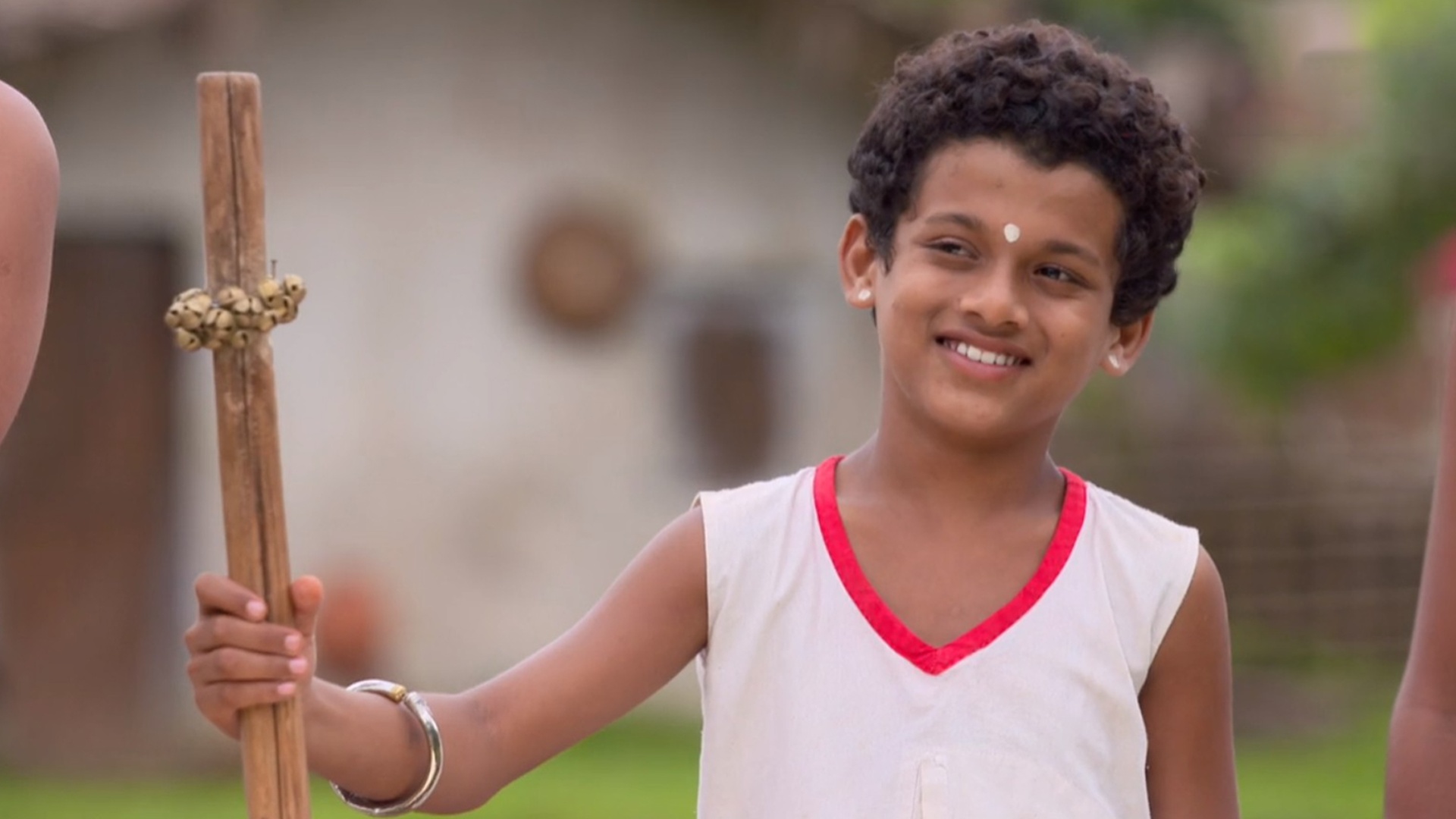 Pavada Purusha Online