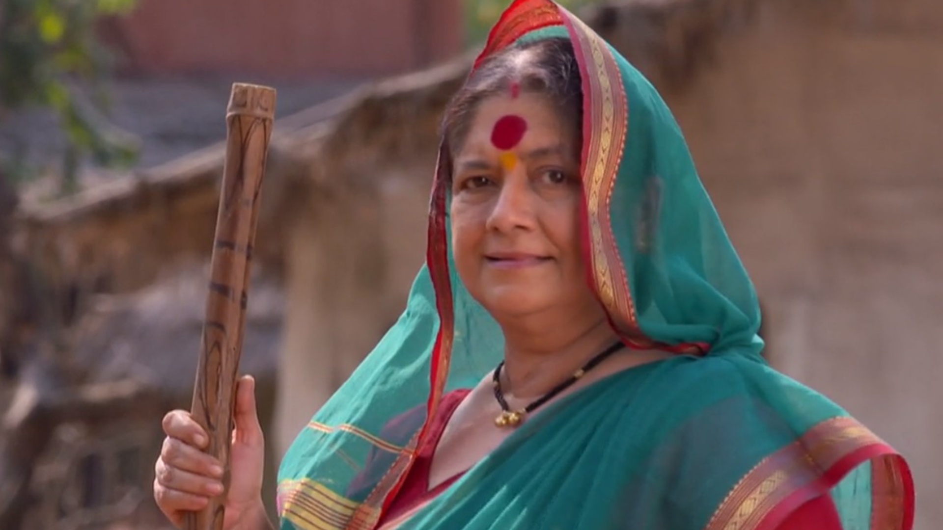 Pavada Purusha Online