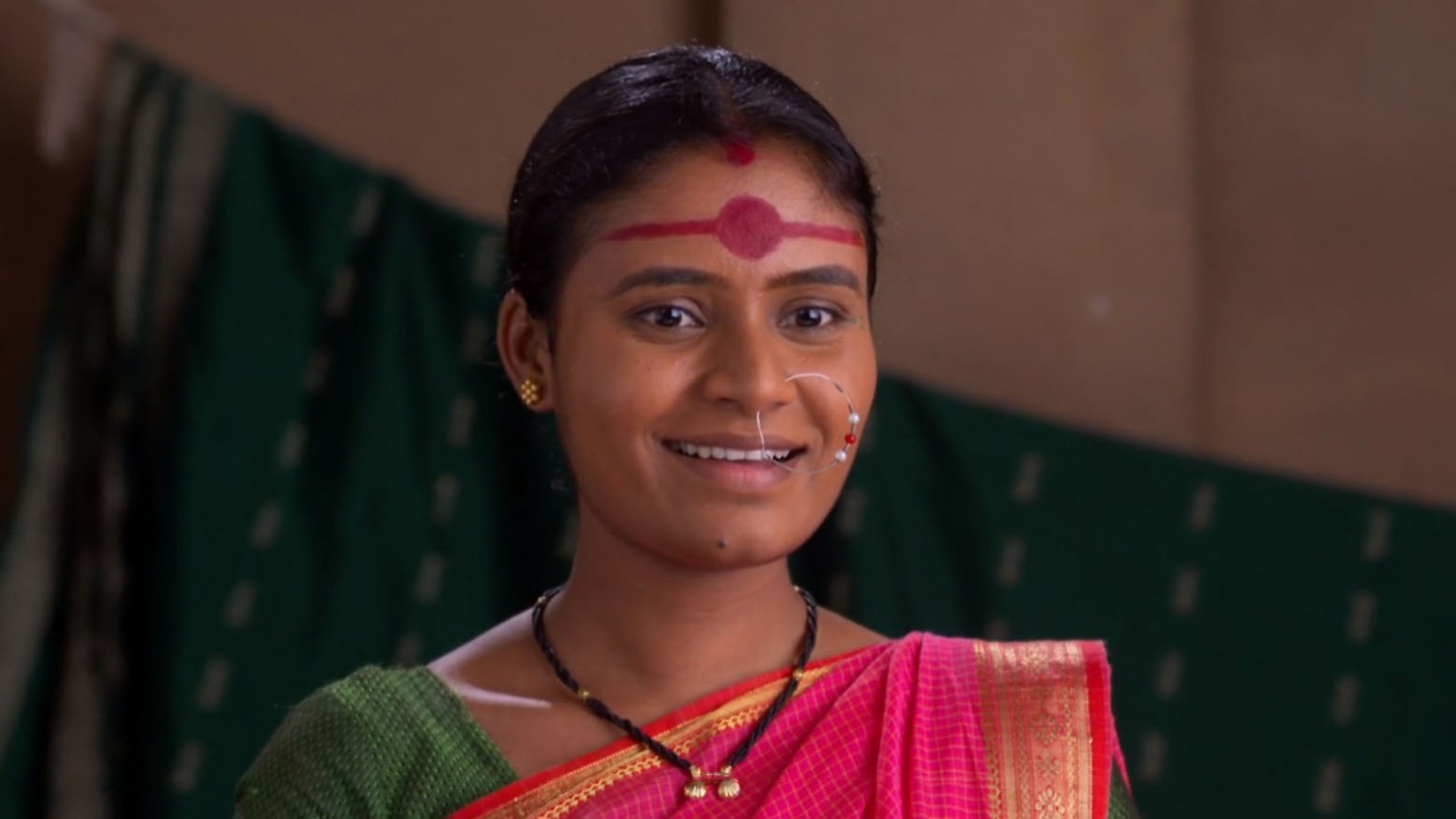 Pavada Purusha Online