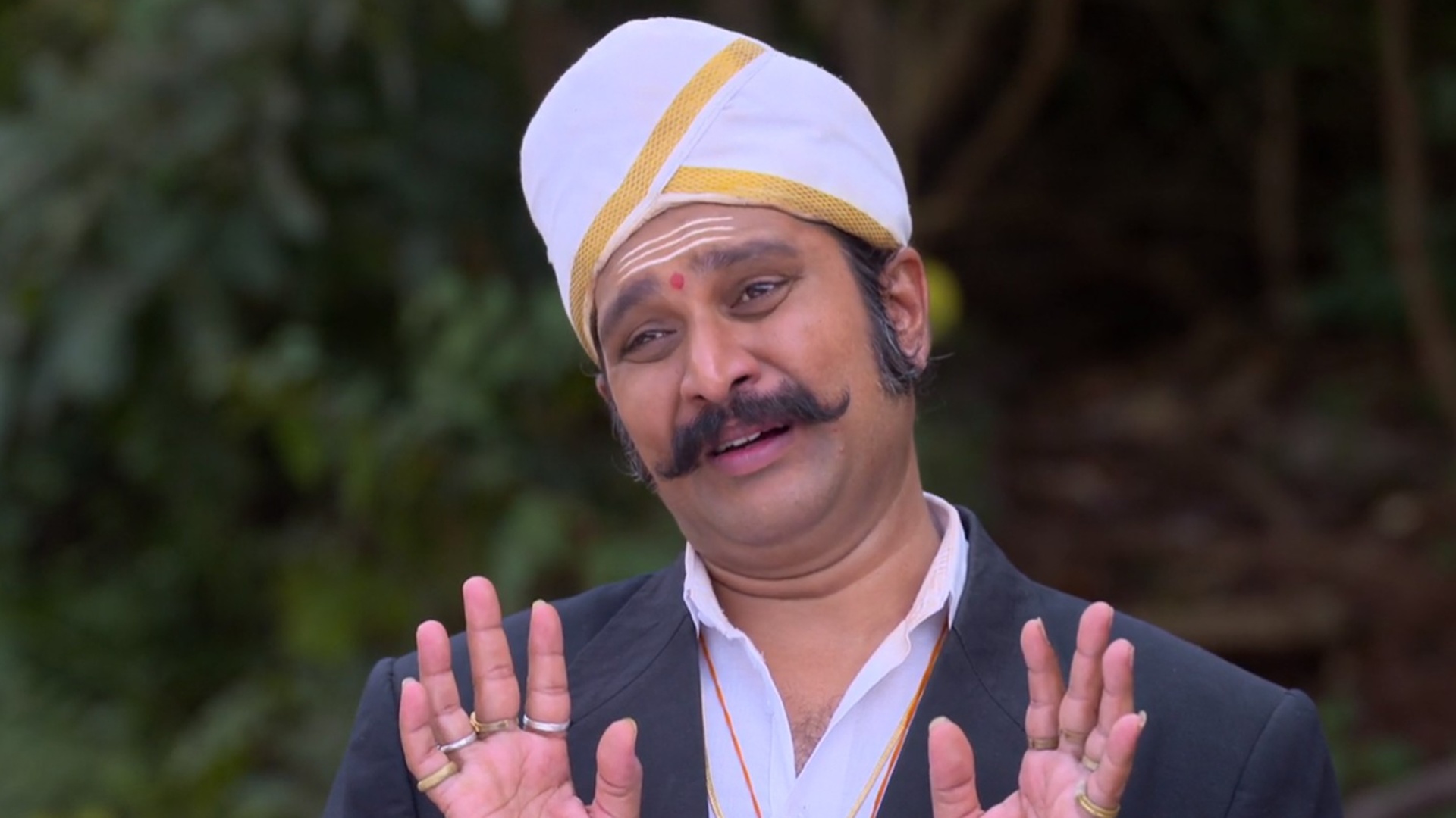 Pavada Purusha Online