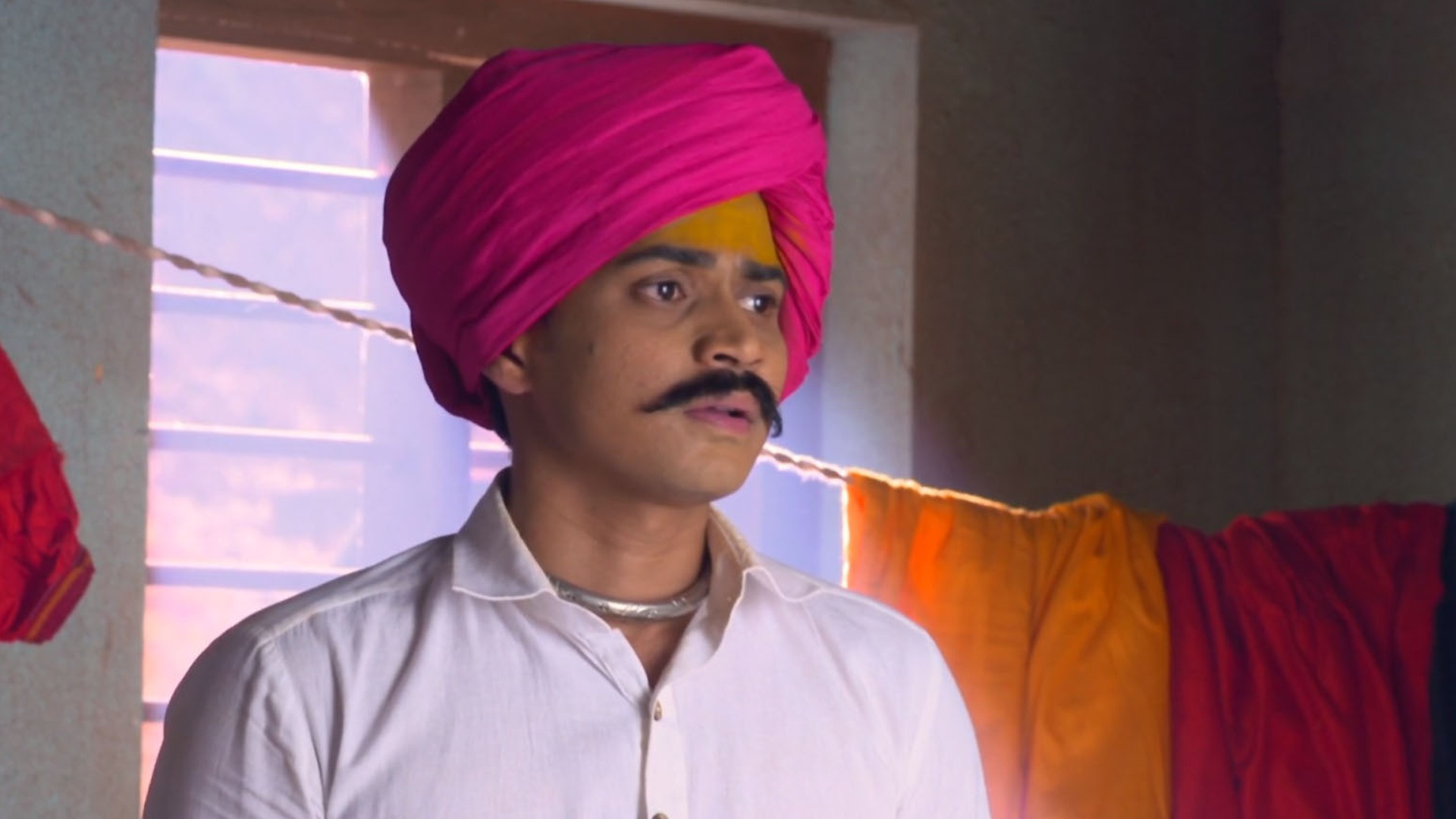 Pavada Purusha Online