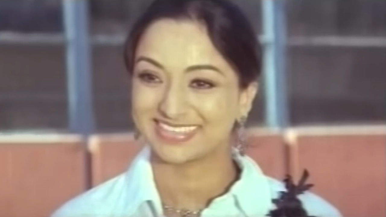 Sindoora Sandhyakku Mounam Online