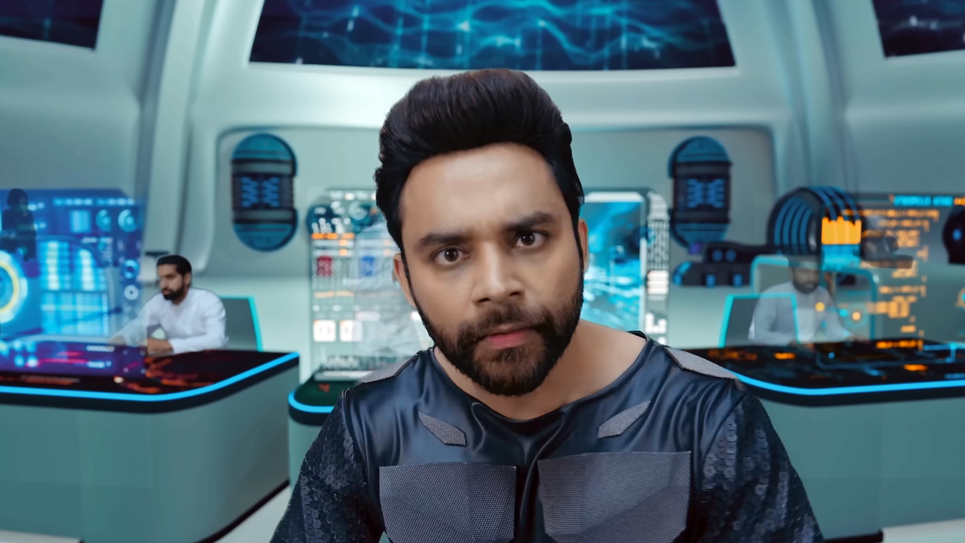 Raduaa Returns Online