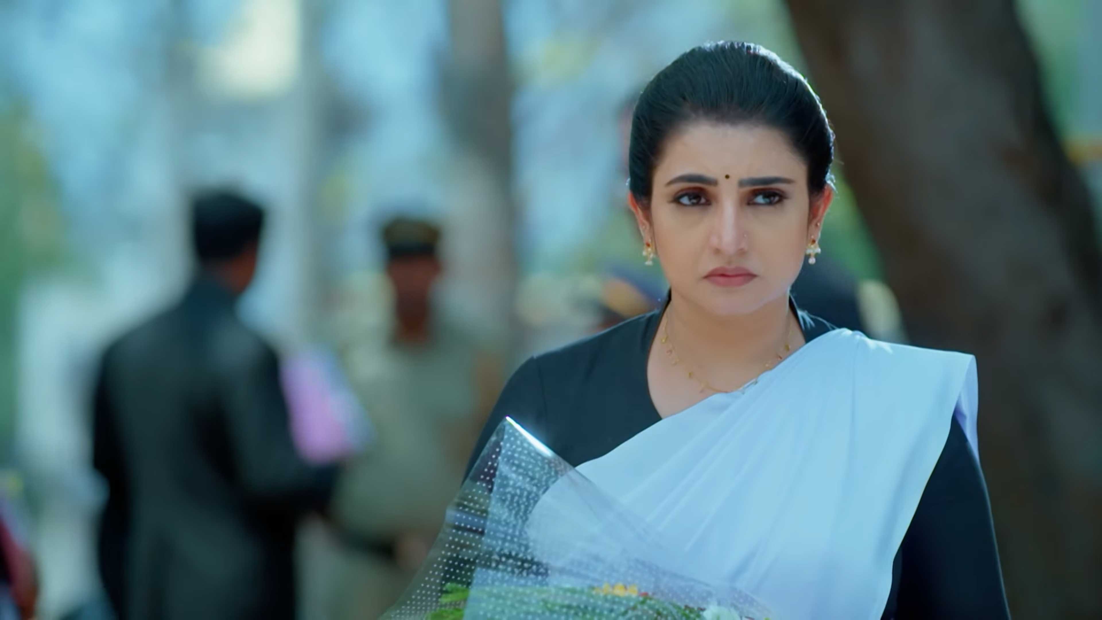 Archana Chechi L L B Online