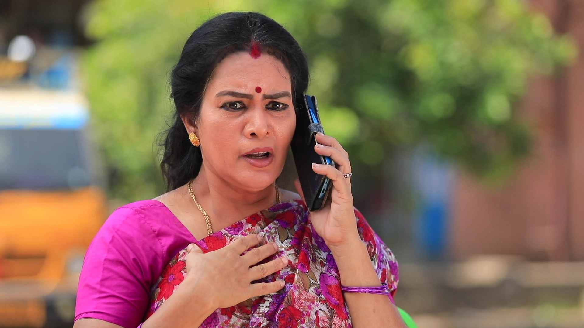 Dhanam - Ungalil Oruthi