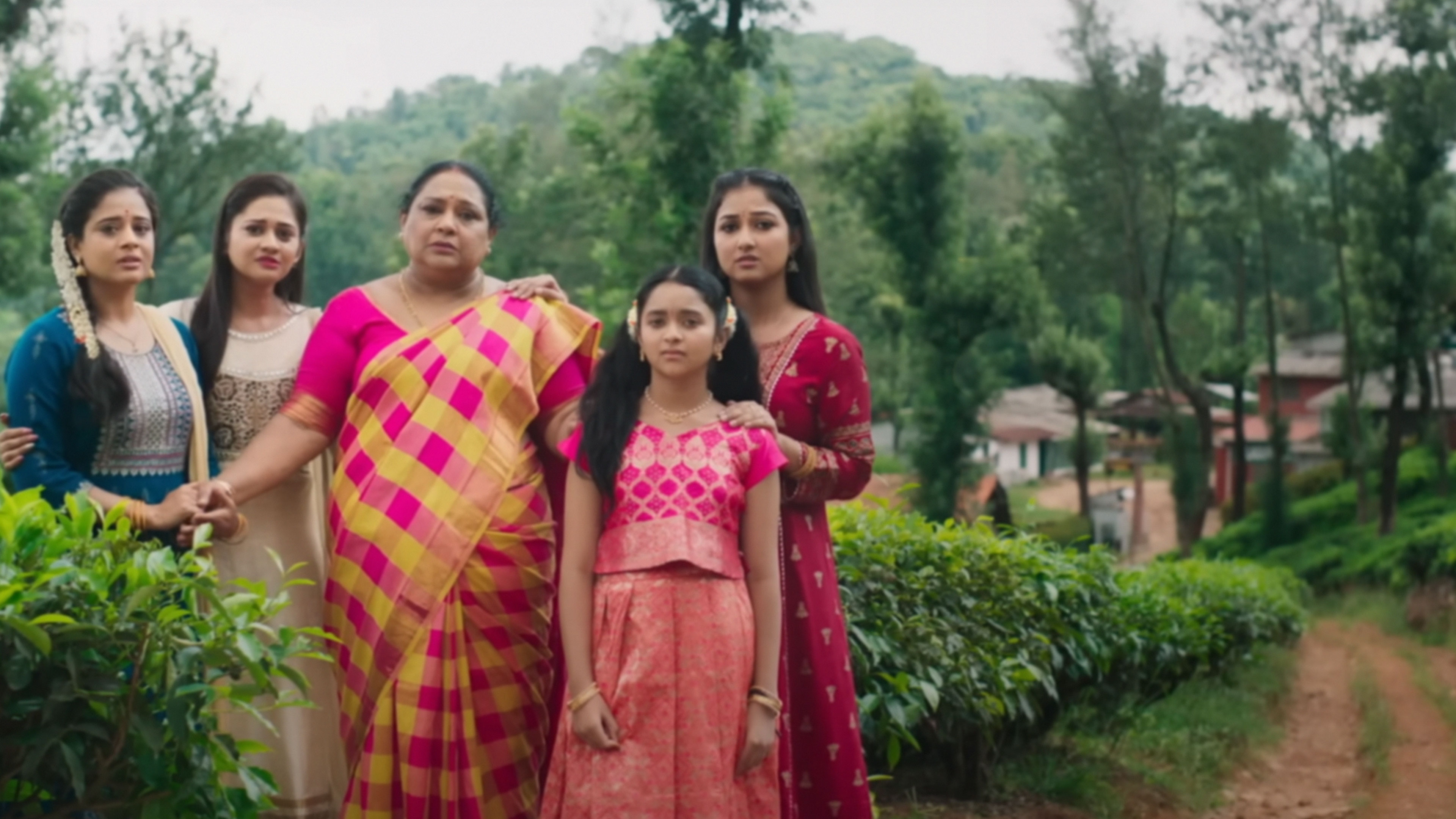 Vasudeva Kutumba Online