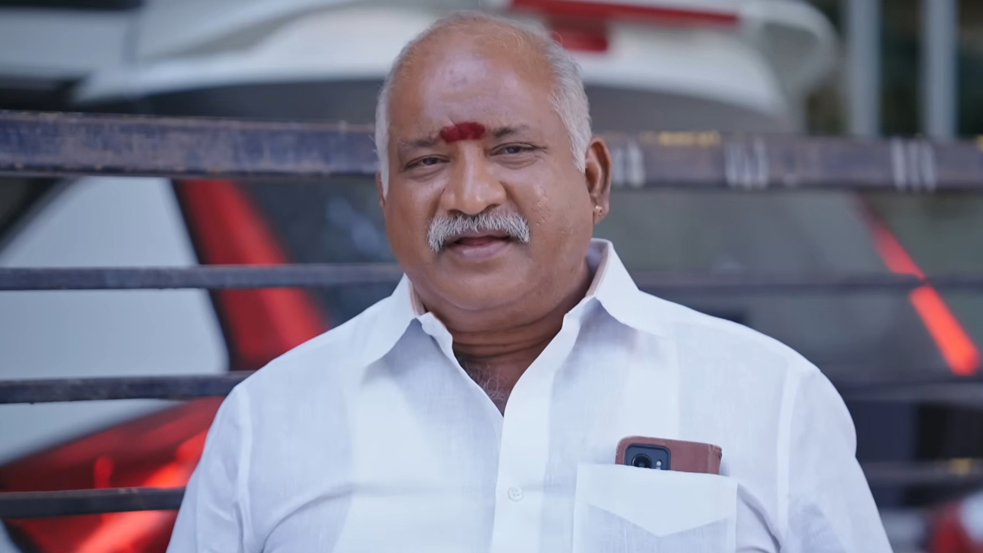 Kaathuvaakula Rendu Kaadhal Online