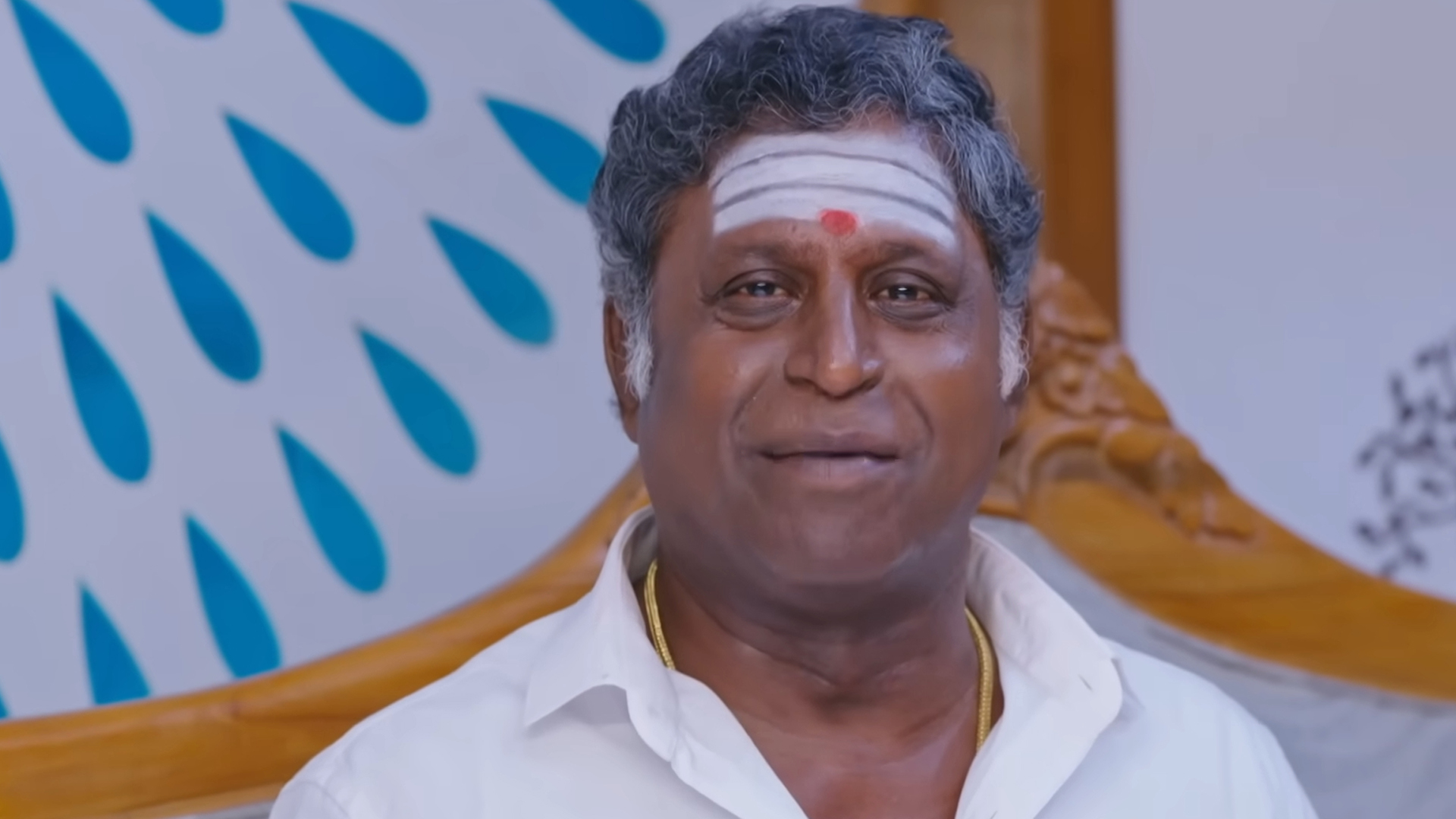 Kaathuvaakula Rendu Kaadhal Online