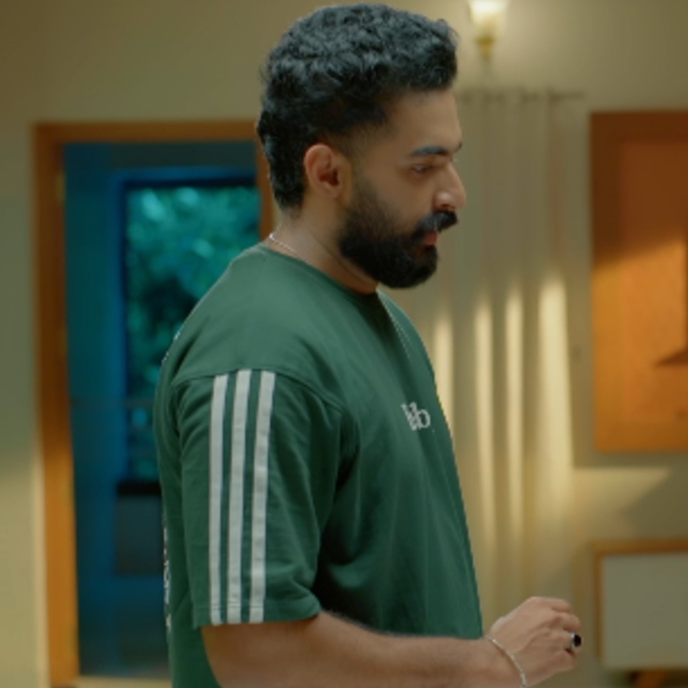 Super Kanmani Online