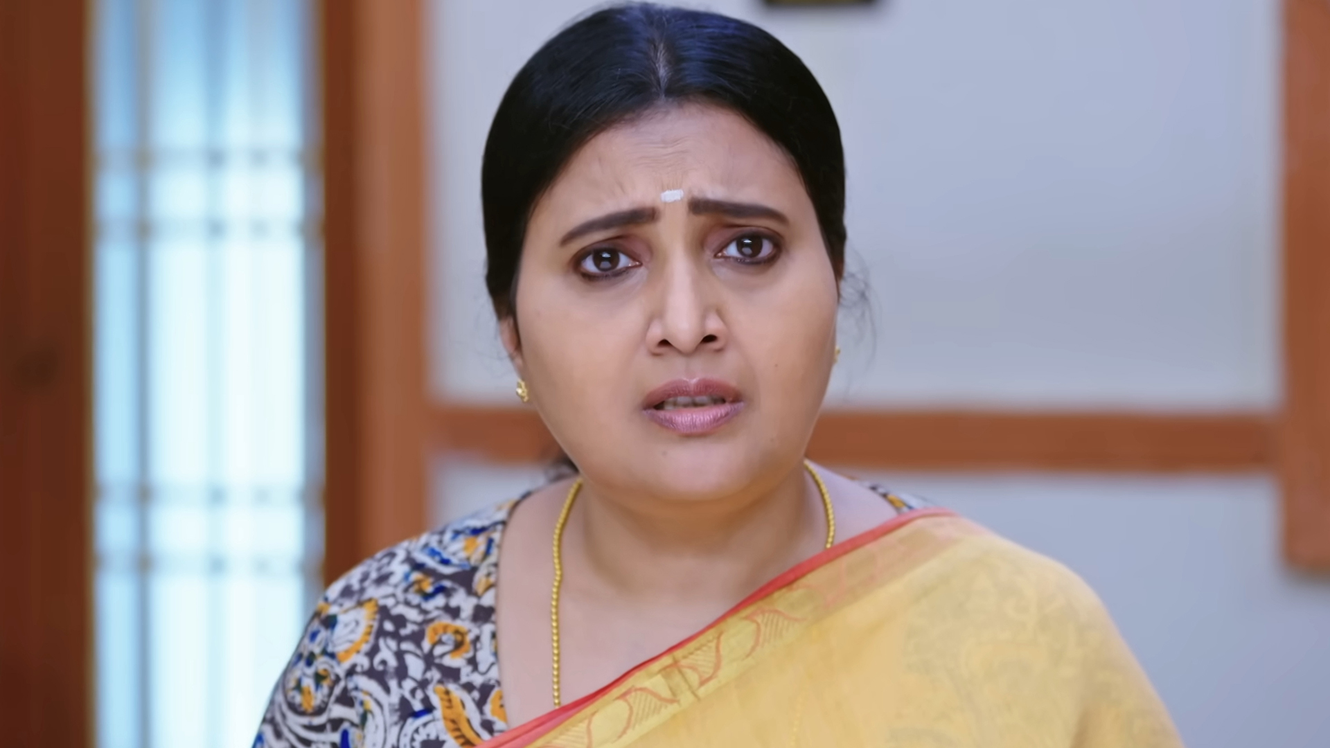 Kaathuvaakula Rendu Kaadhal Online