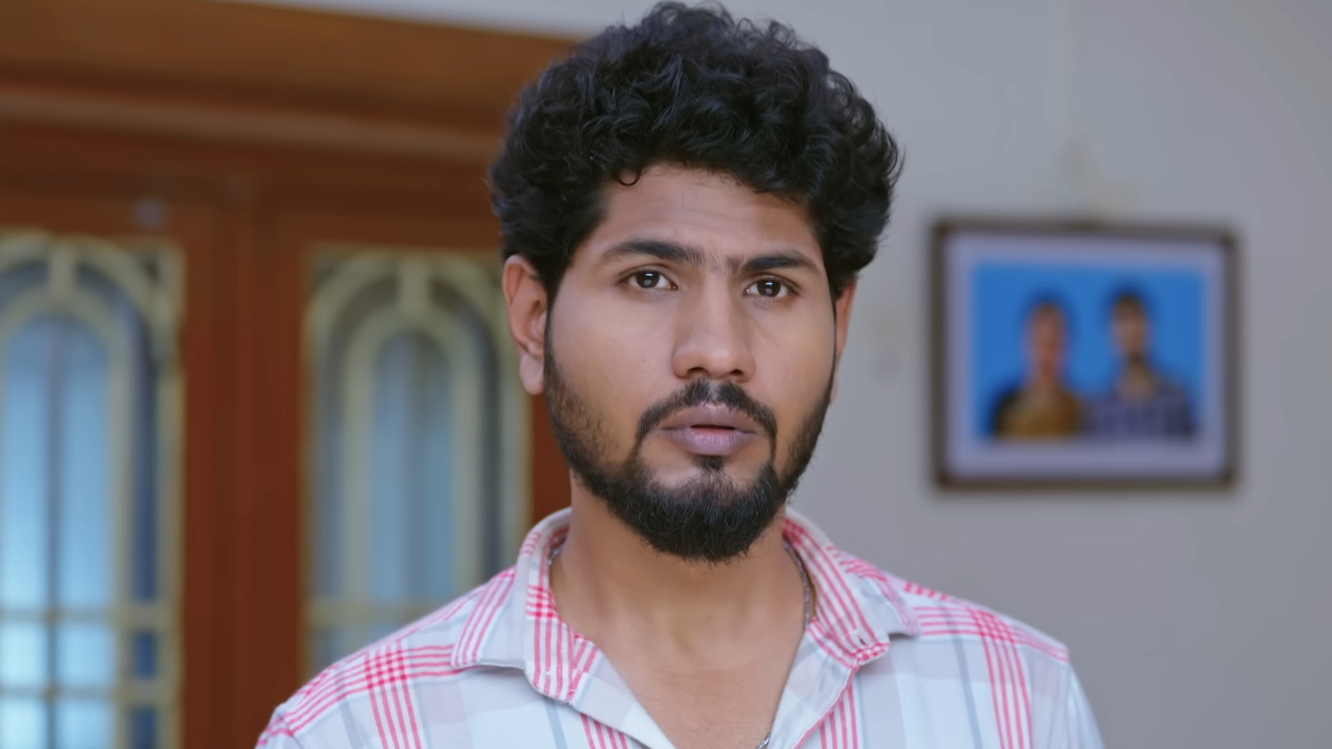 Kaathuvaakula Rendu Kaadhal Online