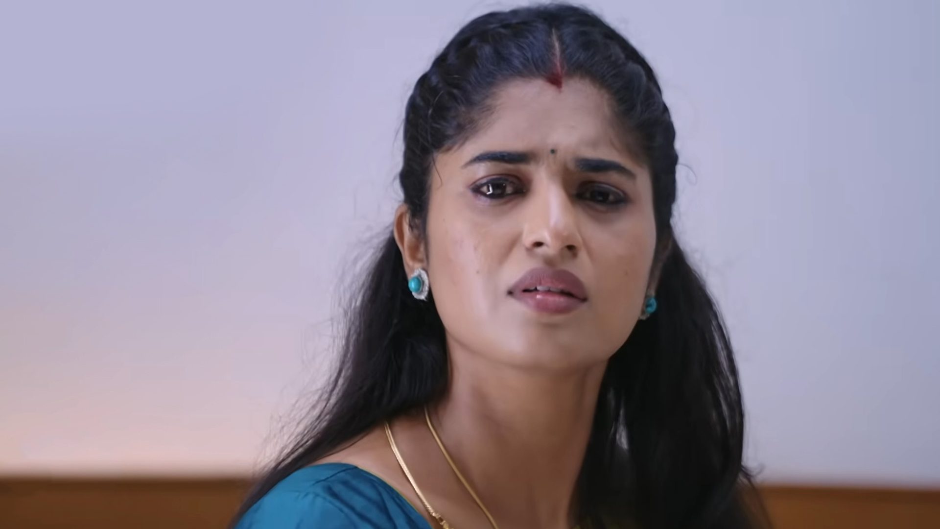 Kaathuvaakula Rendu Kaadhal Online