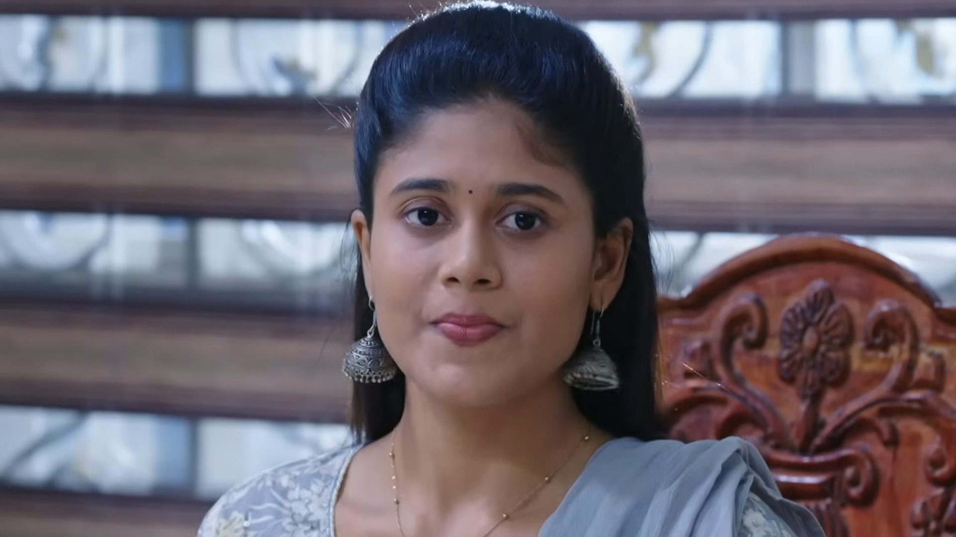 Kaathuvaakula Rendu Kaadhal Online