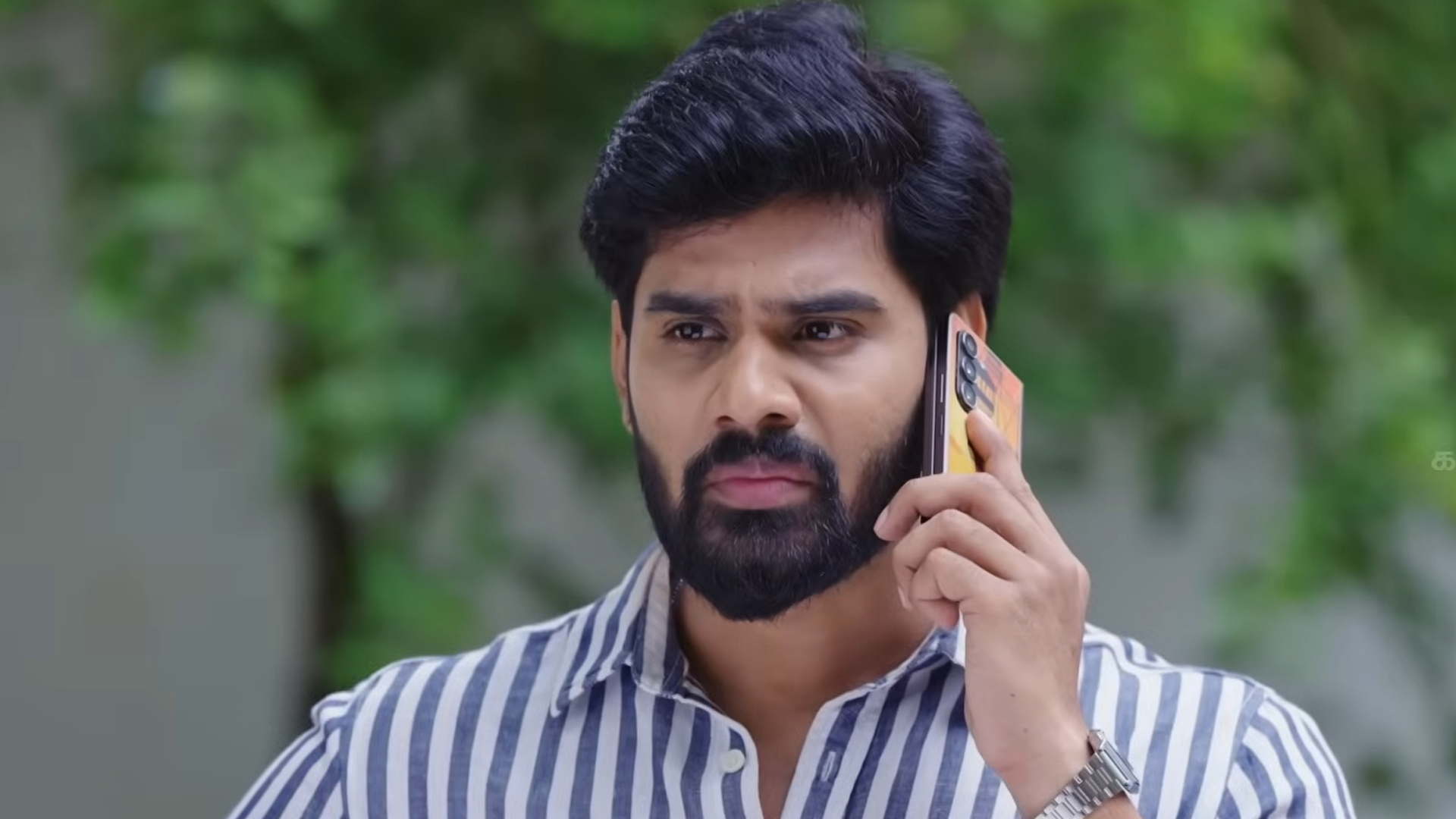 Kaathuvaakula Rendu Kaadhal Online