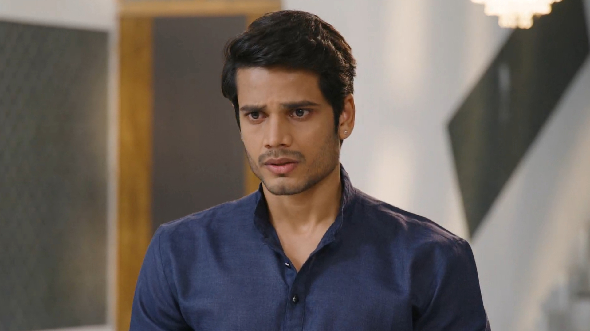 Rangai Jaane Rangma Online